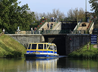 Bateau promenade Le Latéral - Halte nautique du Guétin - Cuffy - CUFFY