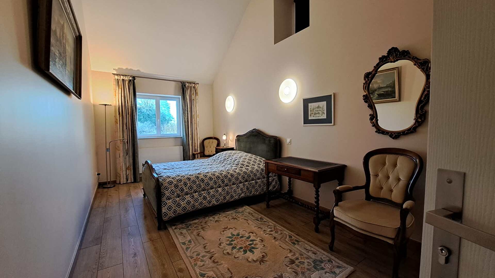 Les Métairies - La chambre cathédrale